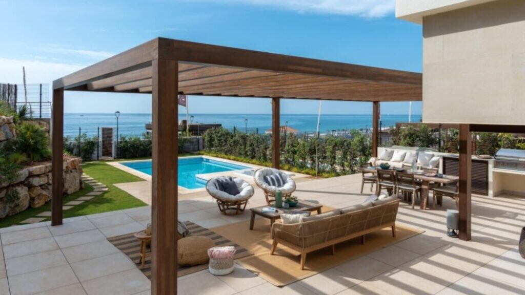 residencial Velaya de Grupo Jamsa | Porche Exterior y Piscina Privada